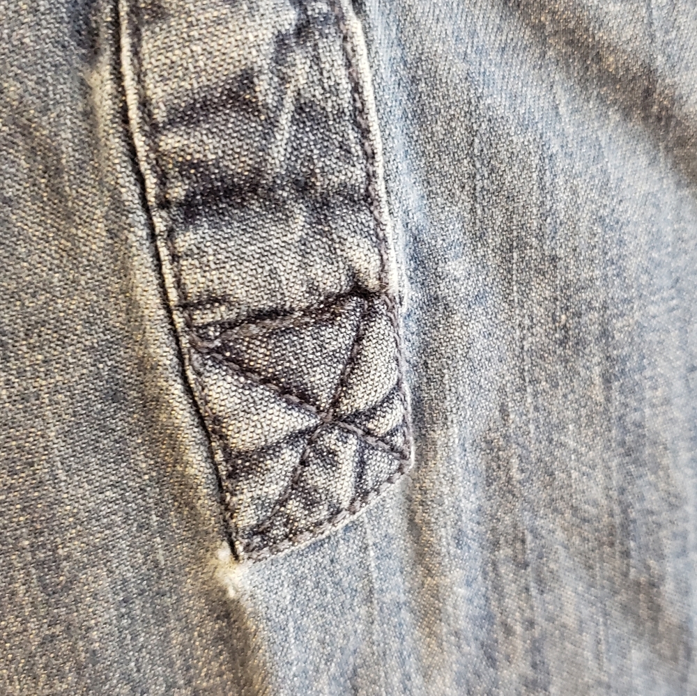 Merona Ombre Denim Longsleeve Button-down Shirt Women's Size XS Chambray Blue - Picture 7 of 7